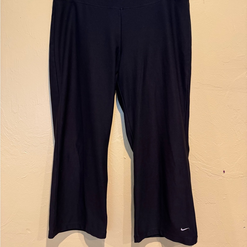 Nike DRI-FIT Black Flared Cropped Yoga Pants Medium